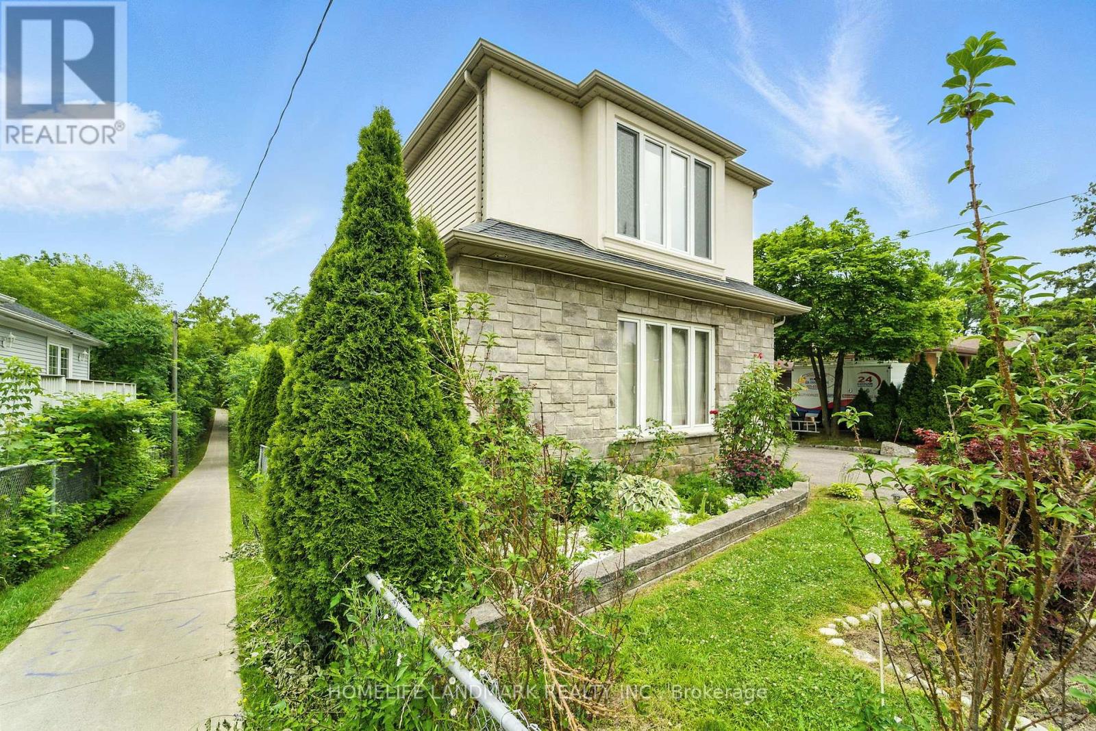 38 Woodrow Street, St. Catharines, Ontario  L2P 2A2 - Photo 33 - X12430549
