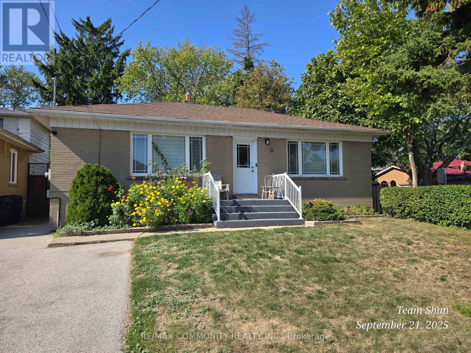 122 KITCHENER ROAD, Toronto, Ontario