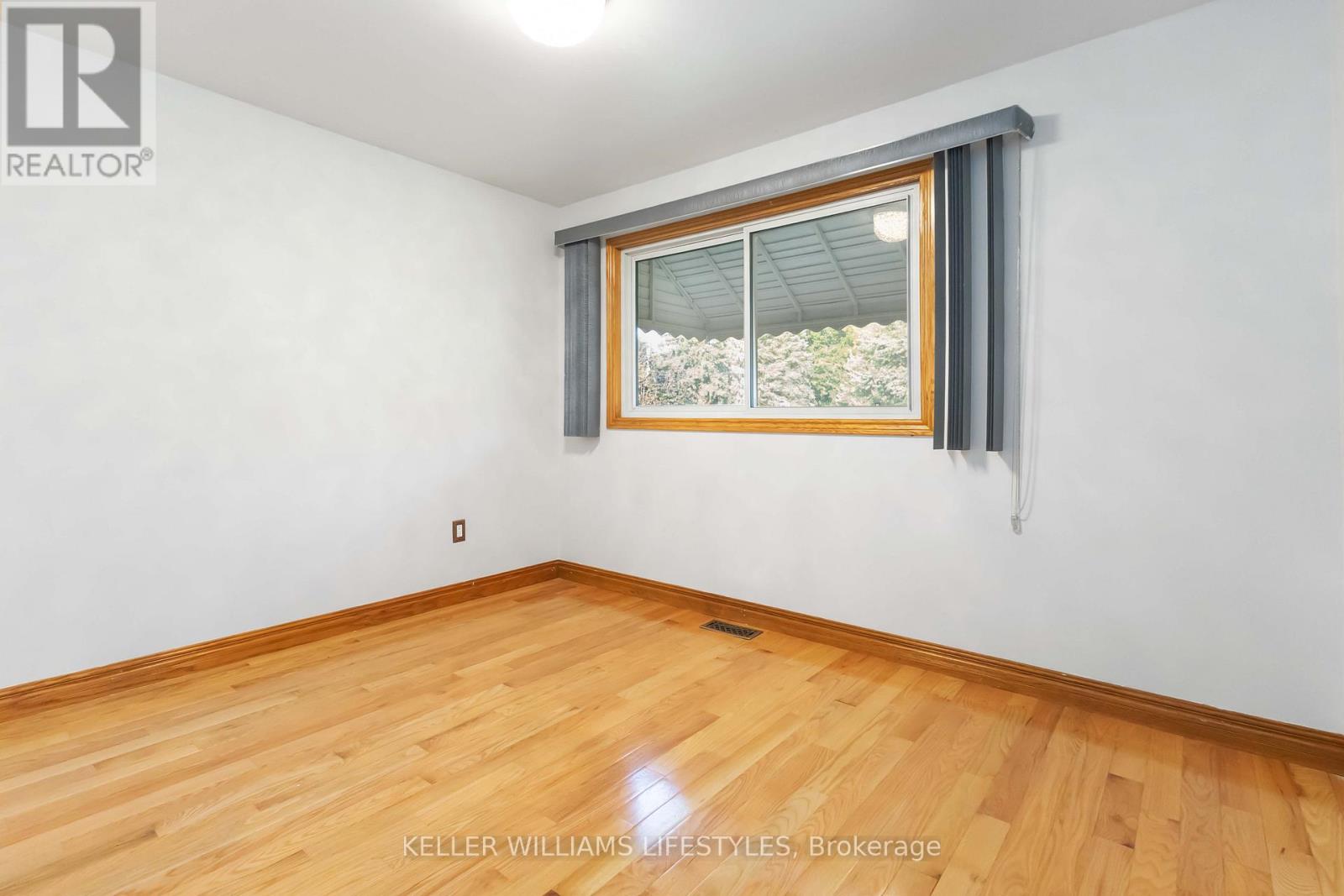 Upper - 61 Delaware Street S, Middlesex Centre, Ontario  N0L 1R0 - Photo 19 - X12430629