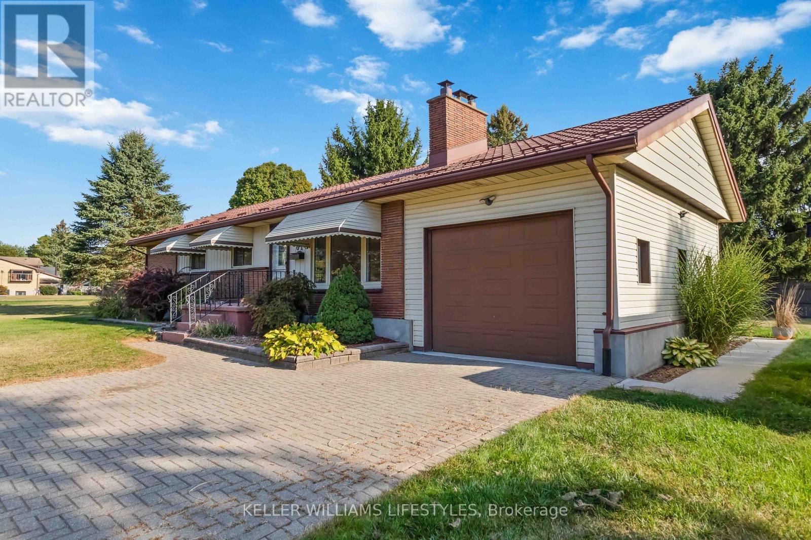 Upper - 61 Delaware Street S, Middlesex Centre, Ontario  N0L 1R0 - Photo 2 - X12430629