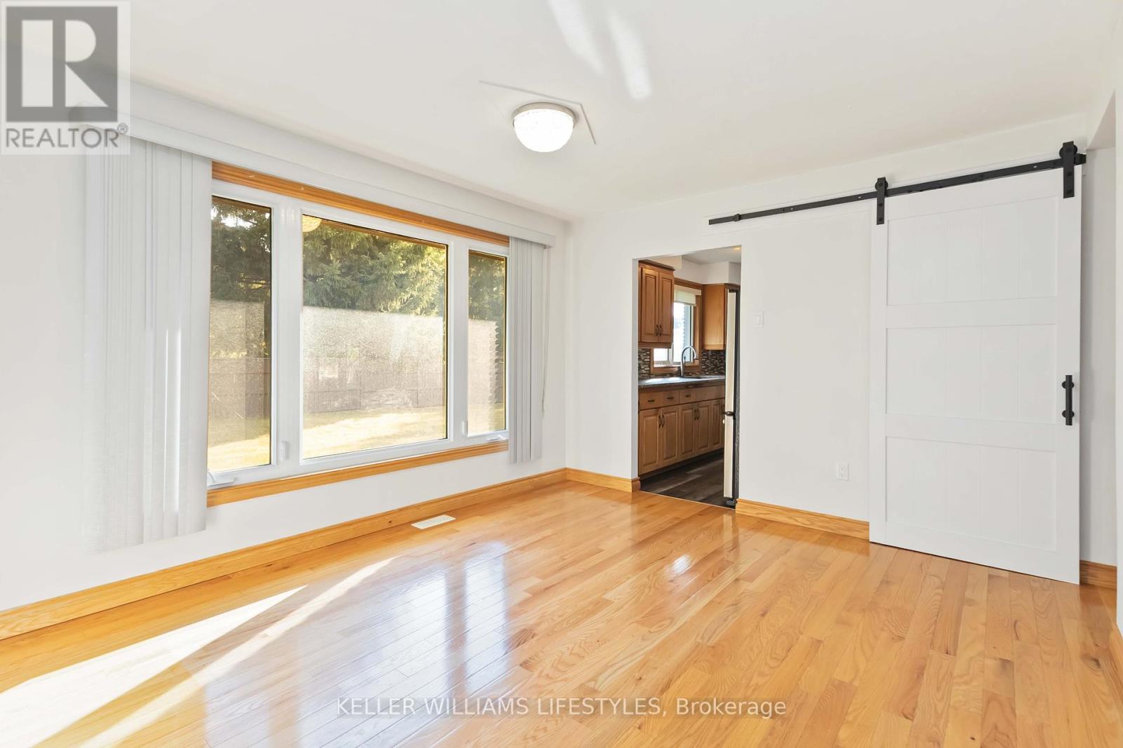 Upper - 61 Delaware Street S, Middlesex Centre, Ontario  N0L 1R0 - Photo 8 - X12430629