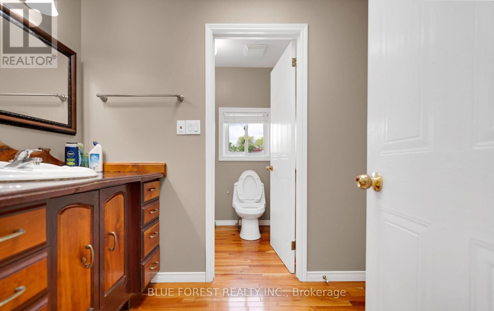 92 Ardsley Road, London North, Ontario  N6G 3W4 - Photo 18 - X12430630