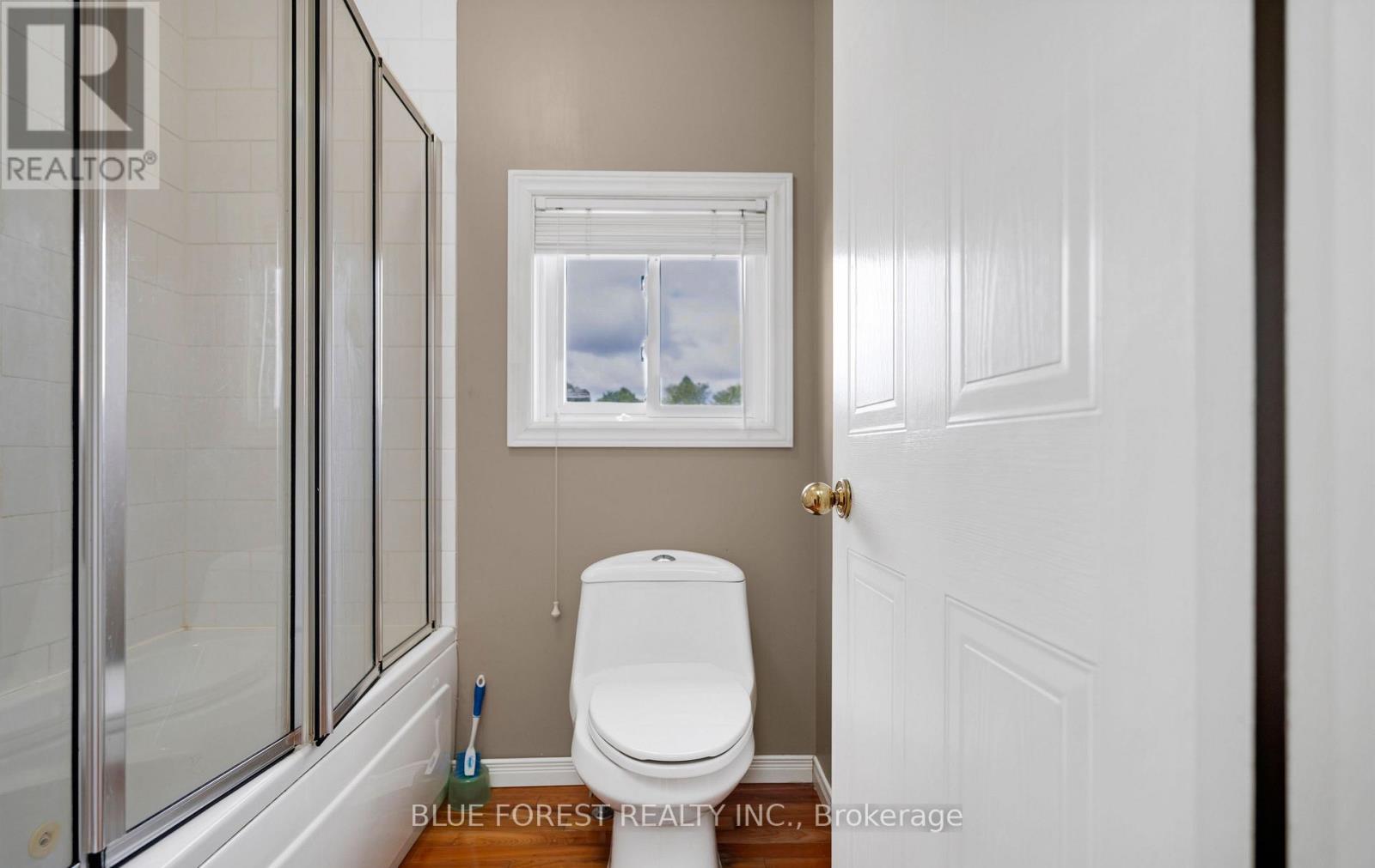 92 Ardsley Road, London North, Ontario  N6G 3W4 - Photo 20 - X12430630