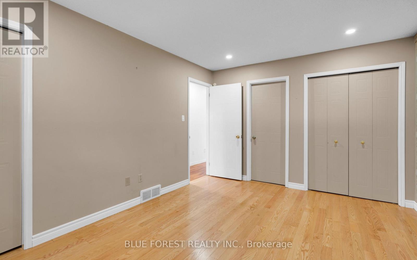 92 Ardsley Road, London North, Ontario  N6G 3W4 - Photo 22 - X12430630