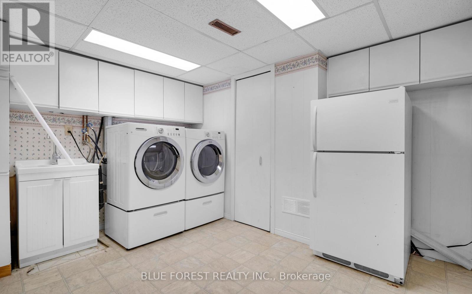 92 Ardsley Road, London North, Ontario  N6G 3W4 - Photo 28 - X12430630