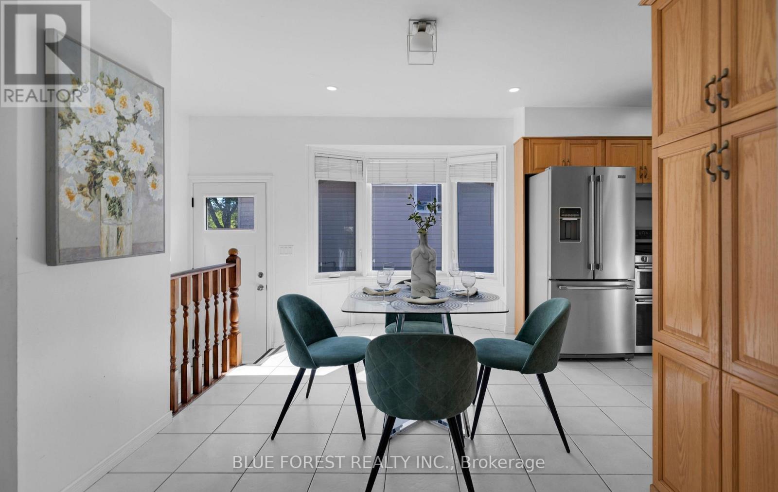 92 Ardsley Road, London North, Ontario  N6G 3W4 - Photo 6 - X12430630