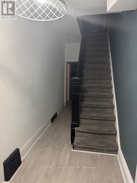 37 Gladstone Avenue, Hamilton, Ontario  L8M 2H7 - Photo 3 - X12430593