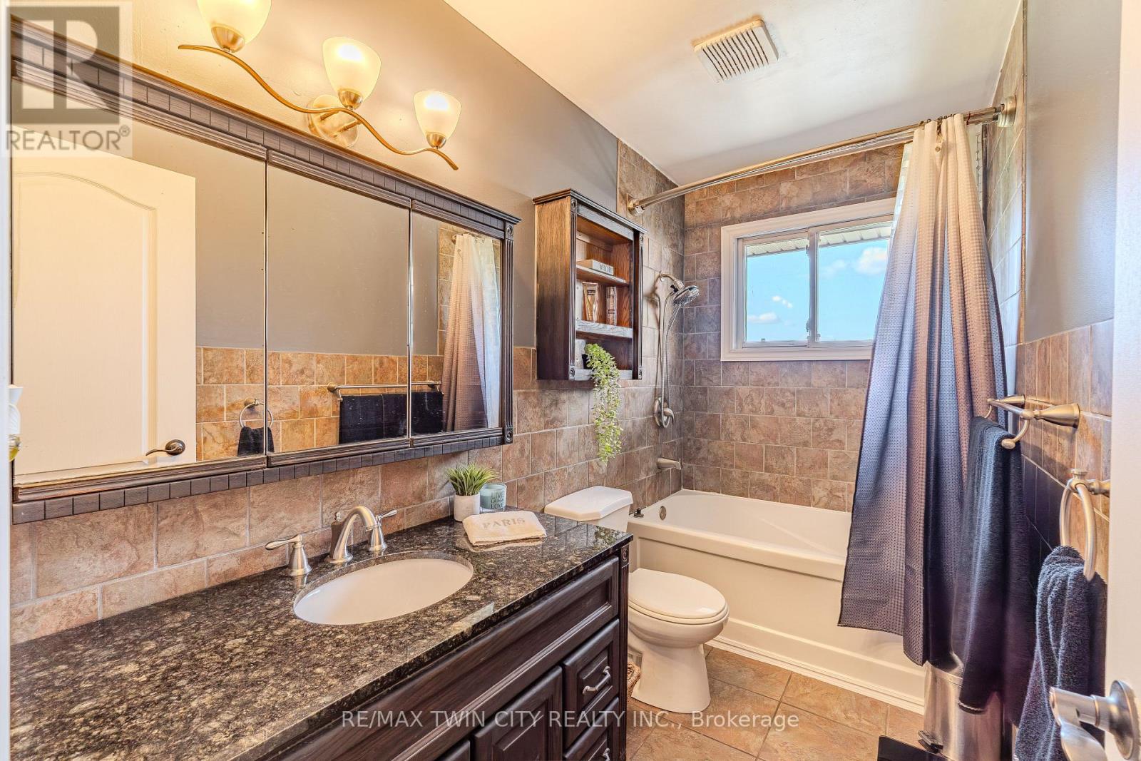 591 Governors Road E, Brant, Ontario  N3L 3E1 - Photo 15 - X12430610