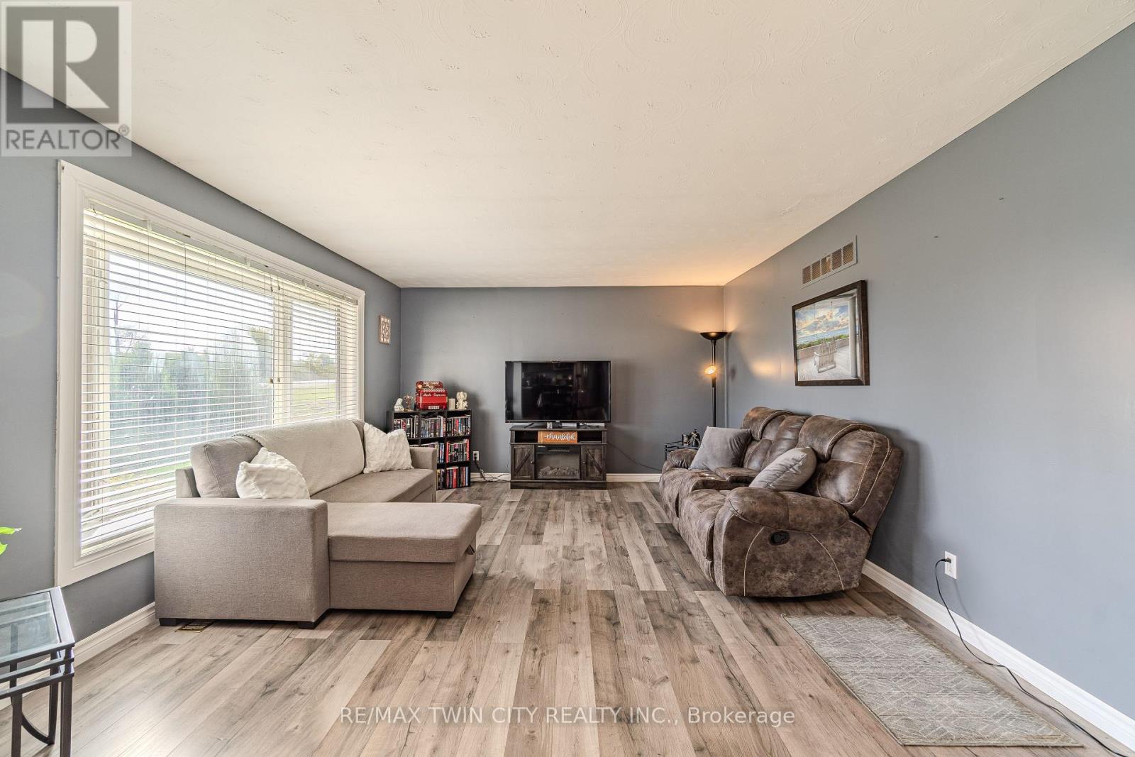 591 Governors Road E, Brant, Ontario  N3L 3E1 - Photo 8 - X12430610