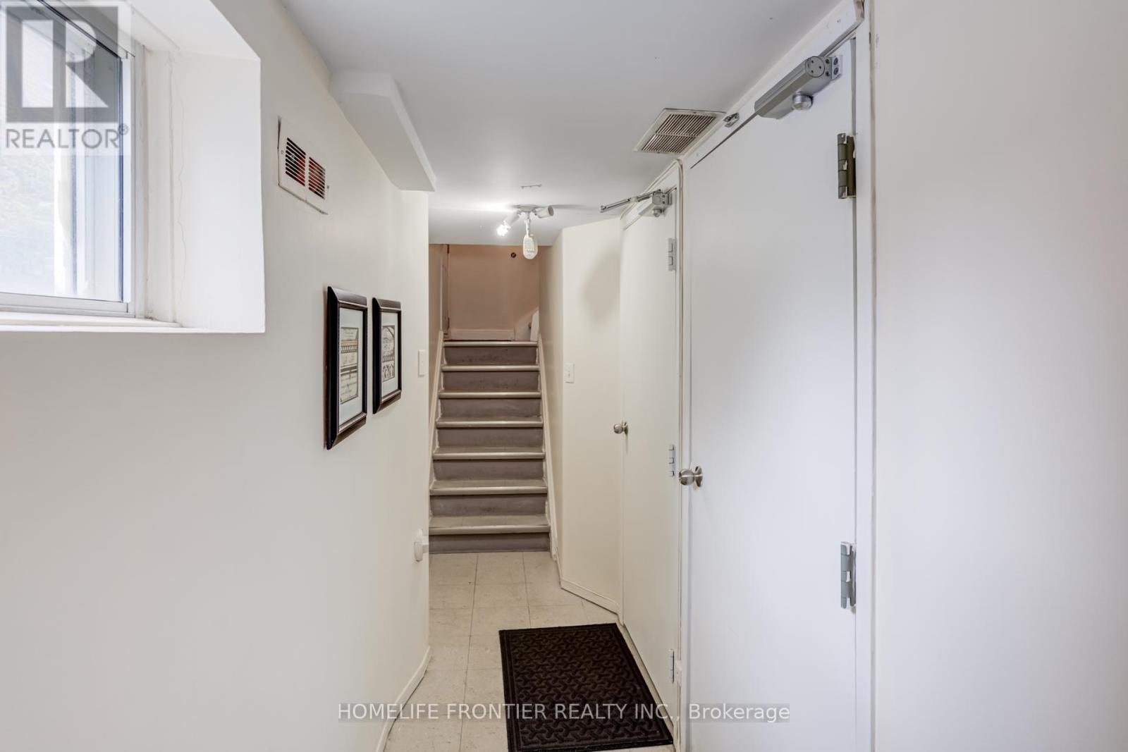 72 Newton Drive, Toronto, Ontario  M2M 2M9 - Photo 37 - C12430220