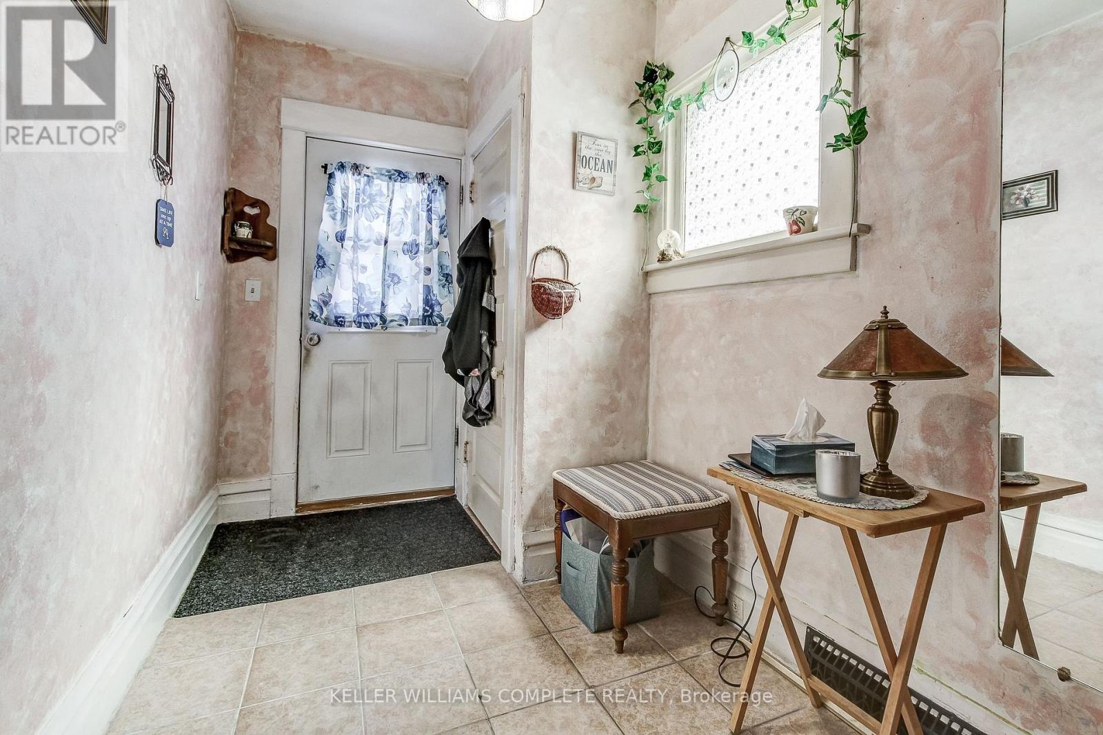 4634 Armory Street, Niagara Falls, Ontario  L2E 1S6 - Photo 2 - X12307857