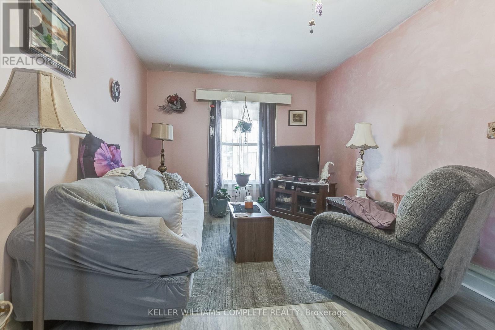 4634 Armory Street, Niagara Falls, Ontario  L2E 1S6 - Photo 3 - X12307857