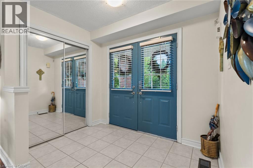 251 Hawkswood Trail, Hamilton, Ontario  L9B 2T1 - Photo 3 - 40766873