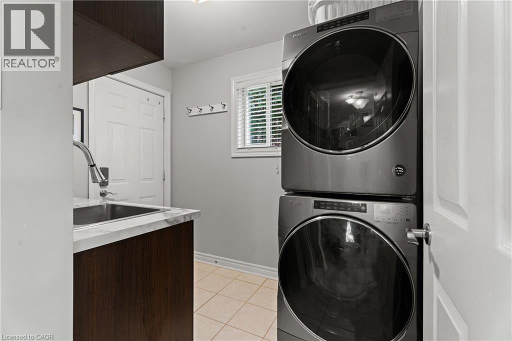 251 Hawkswood Trail, Hamilton, Ontario  L9B 2T1 - Photo 11 - 40766873