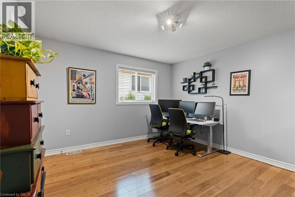 251 Hawkswood Trail, Hamilton, Ontario  L9B 2T1 - Photo 23 - 40766873