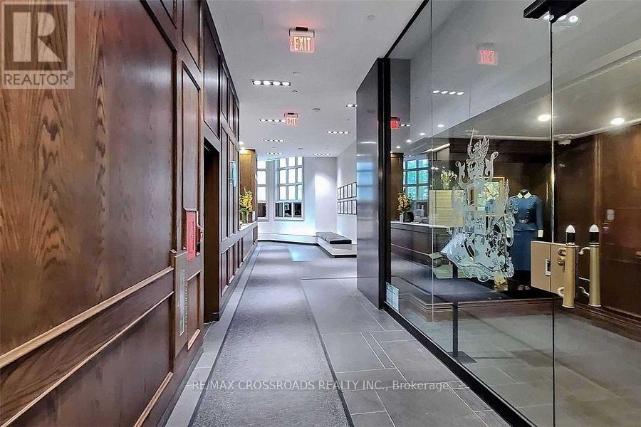1007 - 426 University Avenue, Toronto, Ontario  M5G 1S9 - Photo 13 - C12430614