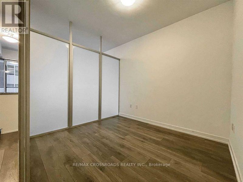 1007 - 426 University Avenue, Toronto, Ontario  M5G 1S9 - Photo 8 - C12430614