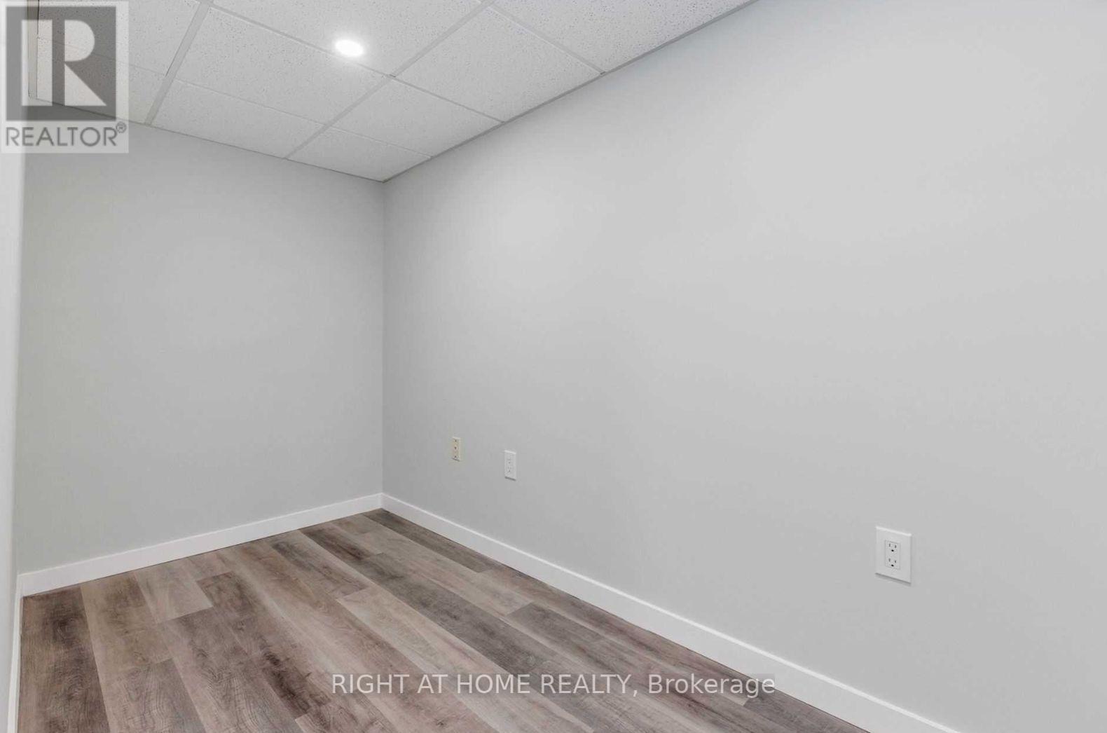 26 - 618 Barton Street, Hamilton, Ontario  L8E 4X3 - Photo 24 - X12429837