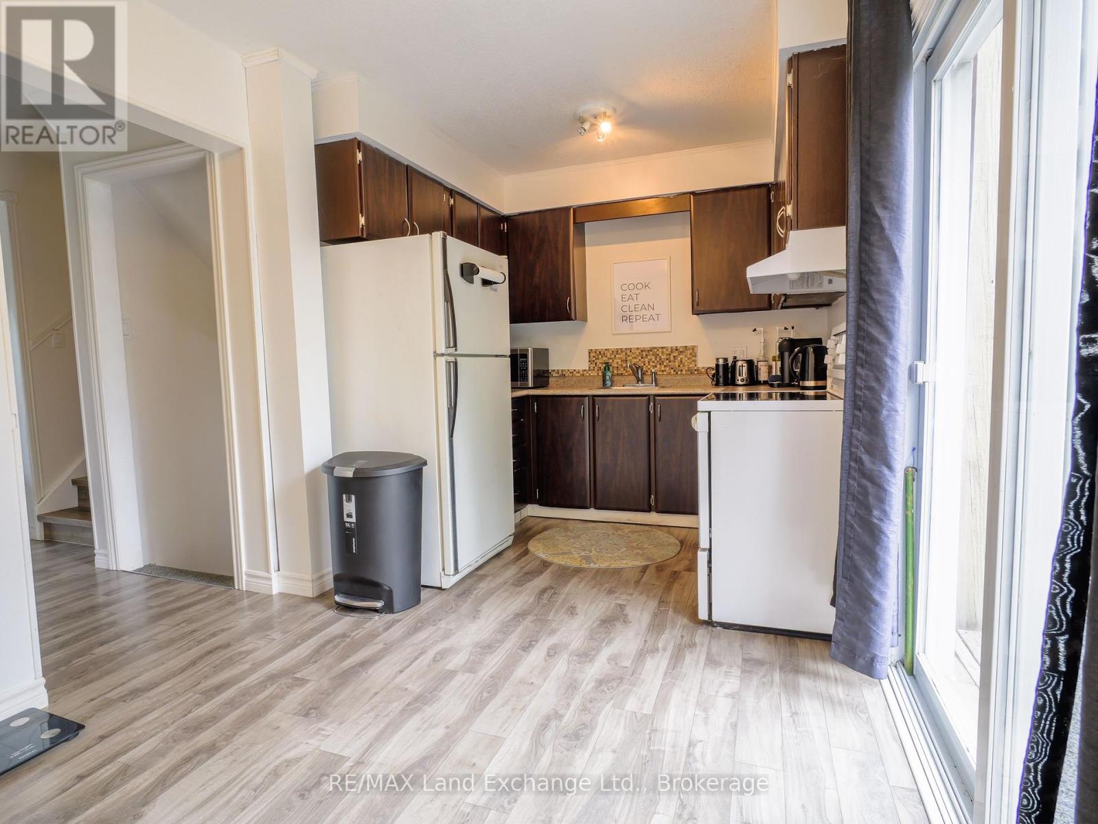 650 Barnes Avenue, Saugeen Shores, Ontario  N0H 2C1 - Photo 10 - X12430653