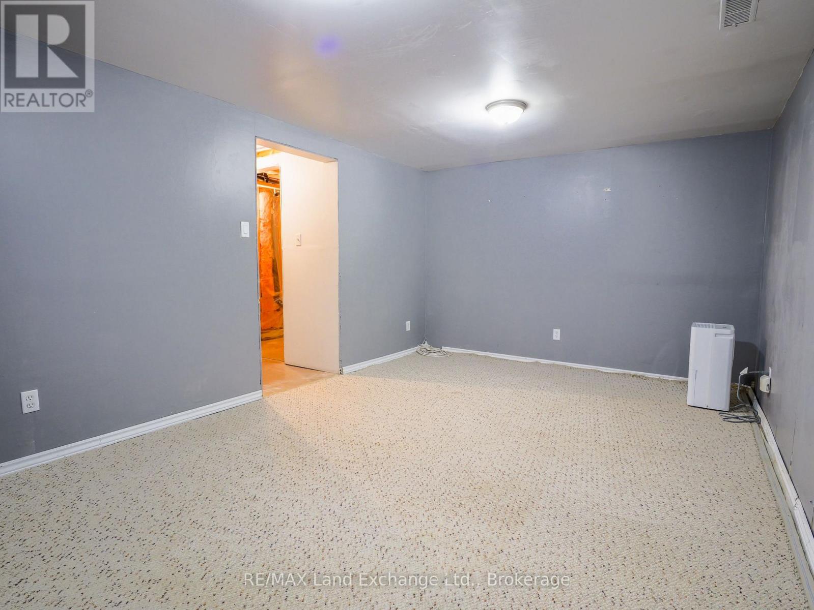 650 Barnes Avenue, Saugeen Shores, Ontario  N0H 2C1 - Photo 26 - X12430653