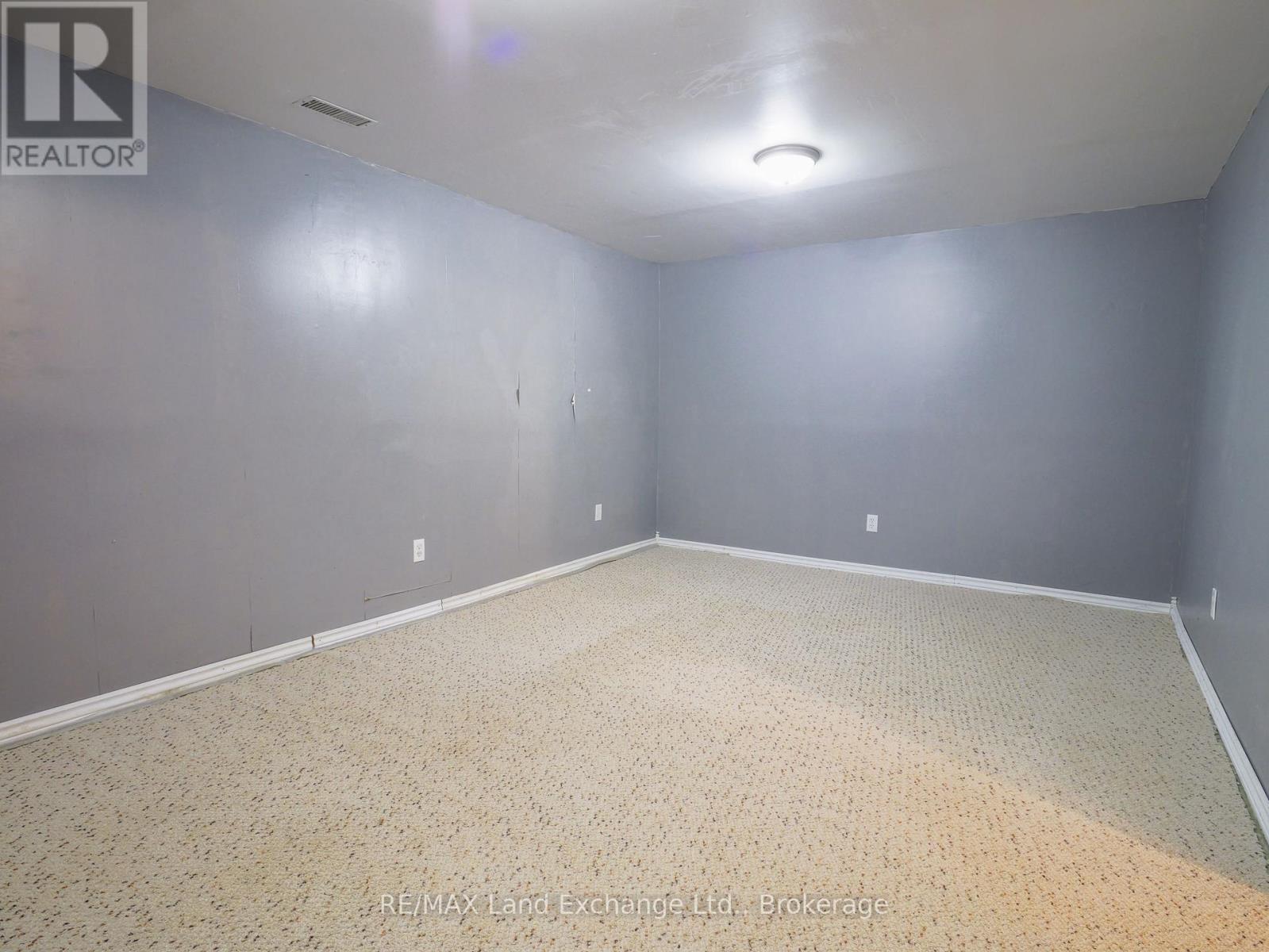 650 Barnes Avenue, Saugeen Shores, Ontario  N0H 2C1 - Photo 27 - X12430653