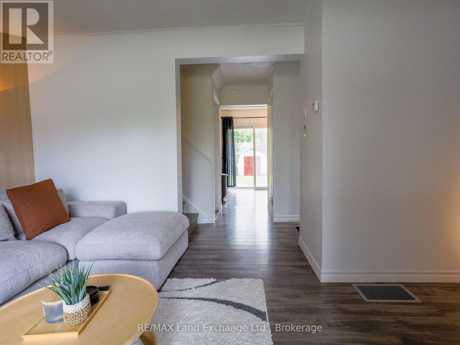 650 Barnes Avenue, Saugeen Shores, Ontario  N0H 2C1 - Photo 7 - X12430653