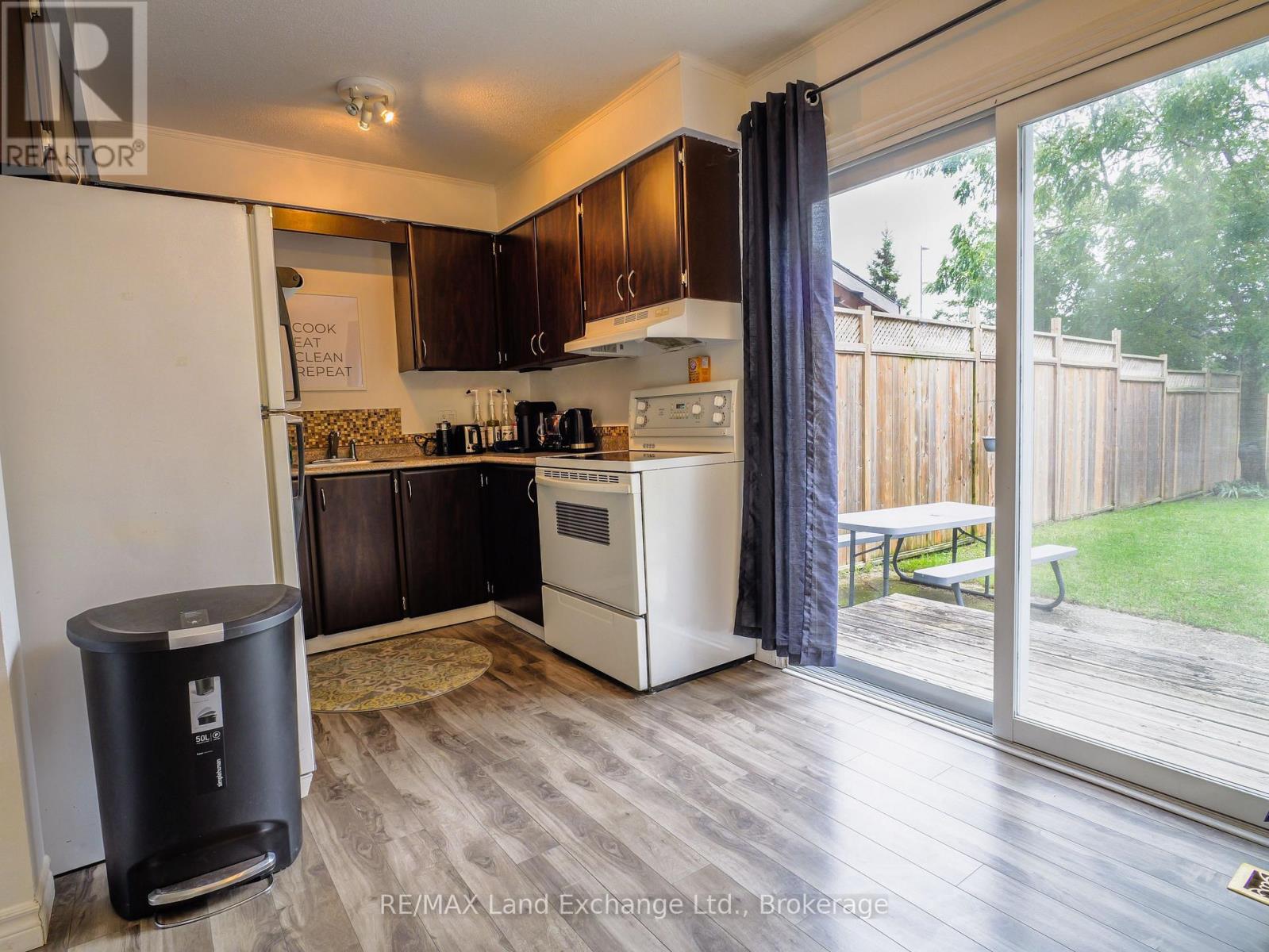 650 Barnes Avenue, Saugeen Shores, Ontario  N0H 2C1 - Photo 9 - X12430653