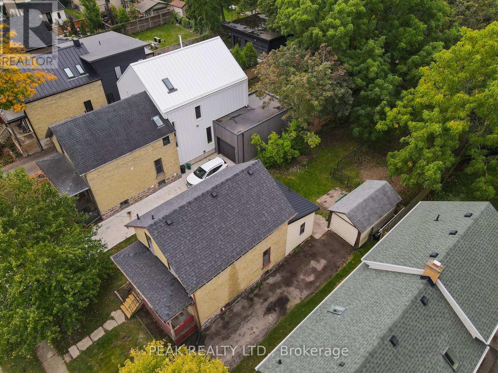 65 Short Street, Waterloo, Ontario  N2L 1X9 - Photo 10 - X12430633