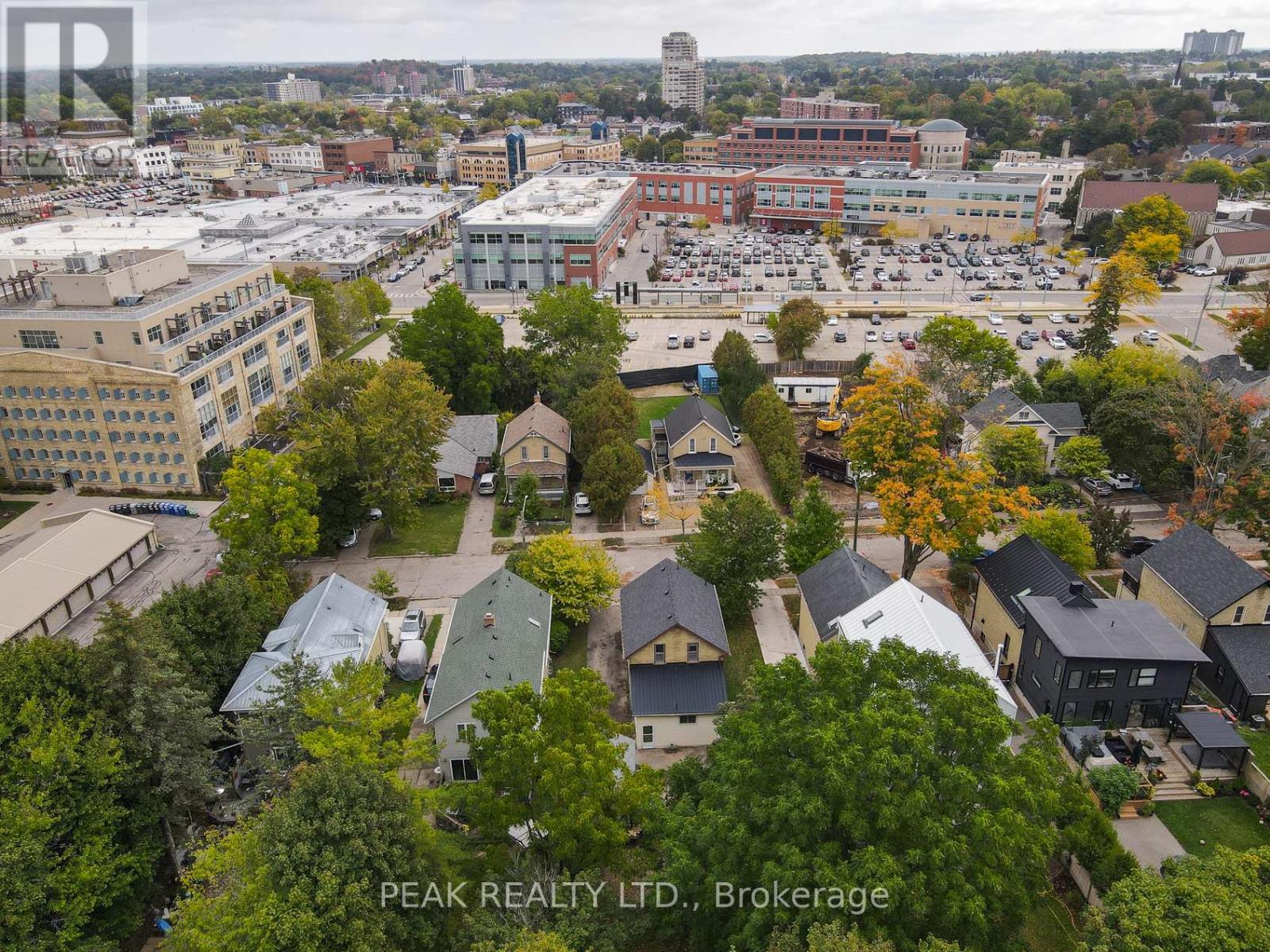 65 Short Street, Waterloo, Ontario  N2L 1X9 - Photo 12 - X12430633
