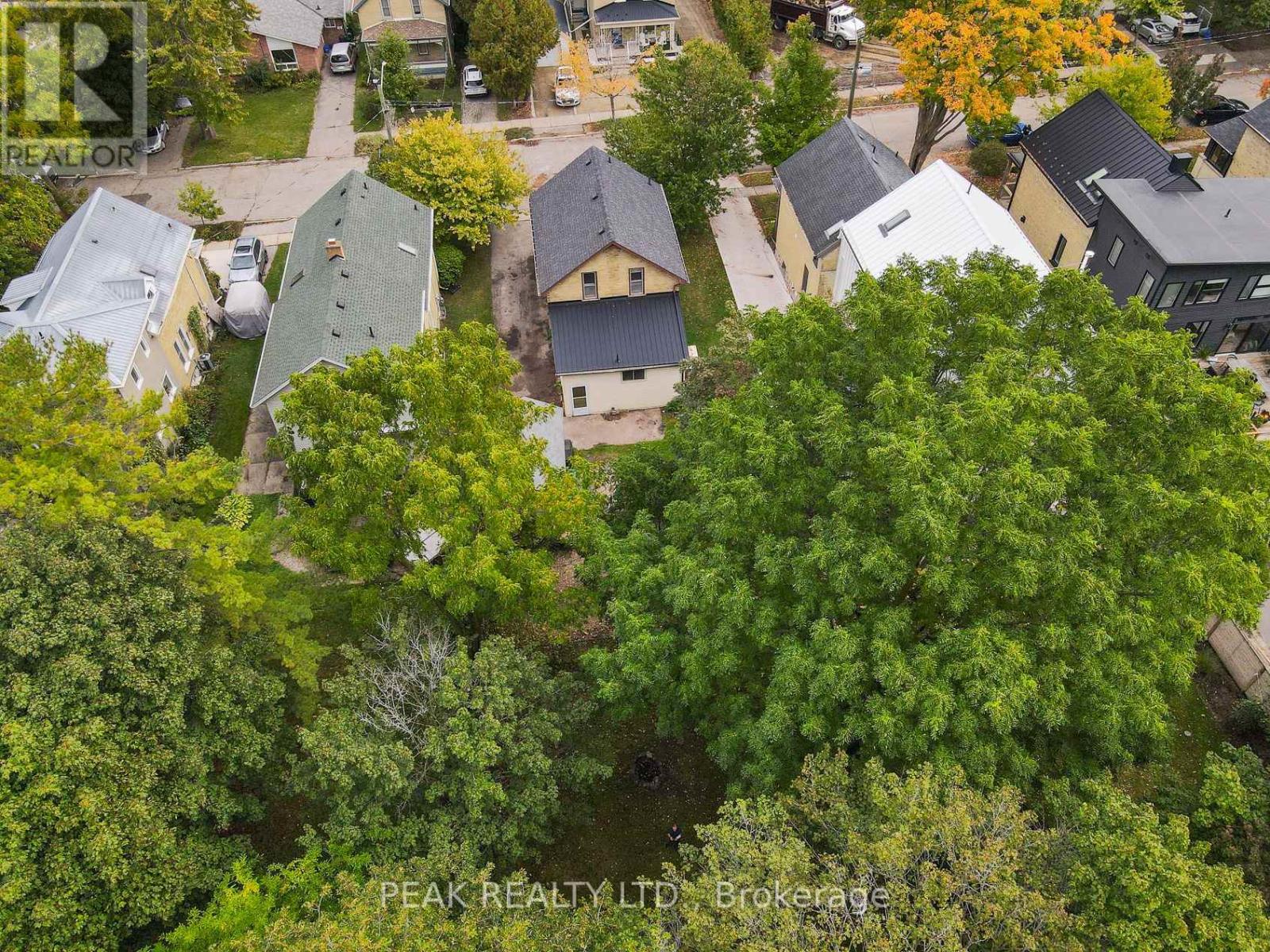 65 Short Street, Waterloo, Ontario  N2L 1X9 - Photo 6 - X12430633