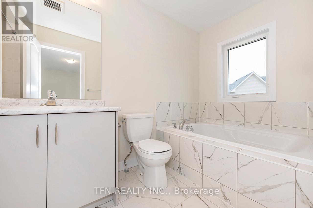 148 Keelson Street, Welland, Ontario  L3B 0M4 - Photo 7 - X12430647