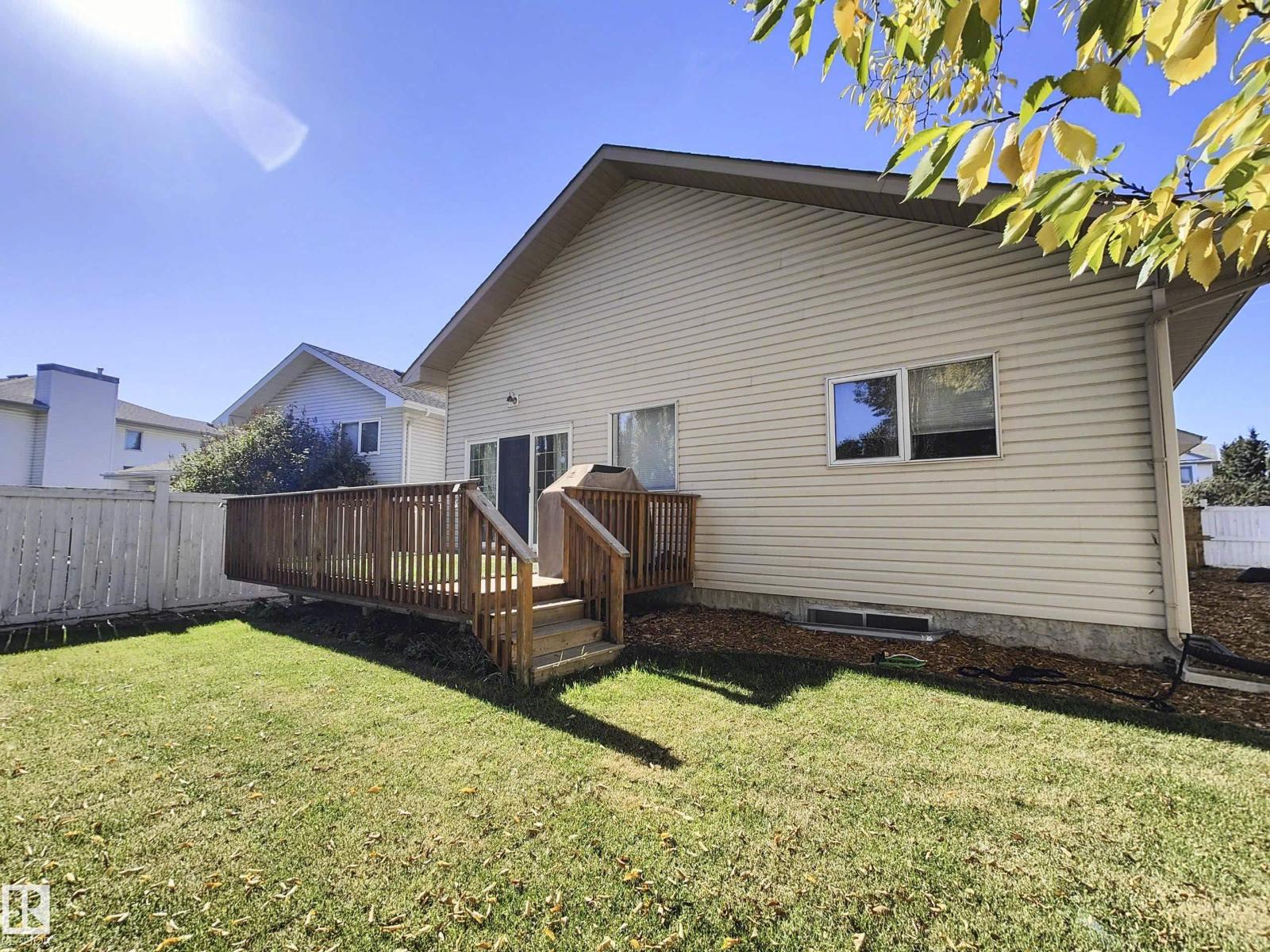 215 Peter Cl Nw Nw, Edmonton, Alberta  T5T 5Y5 - Photo 10 - E4459854