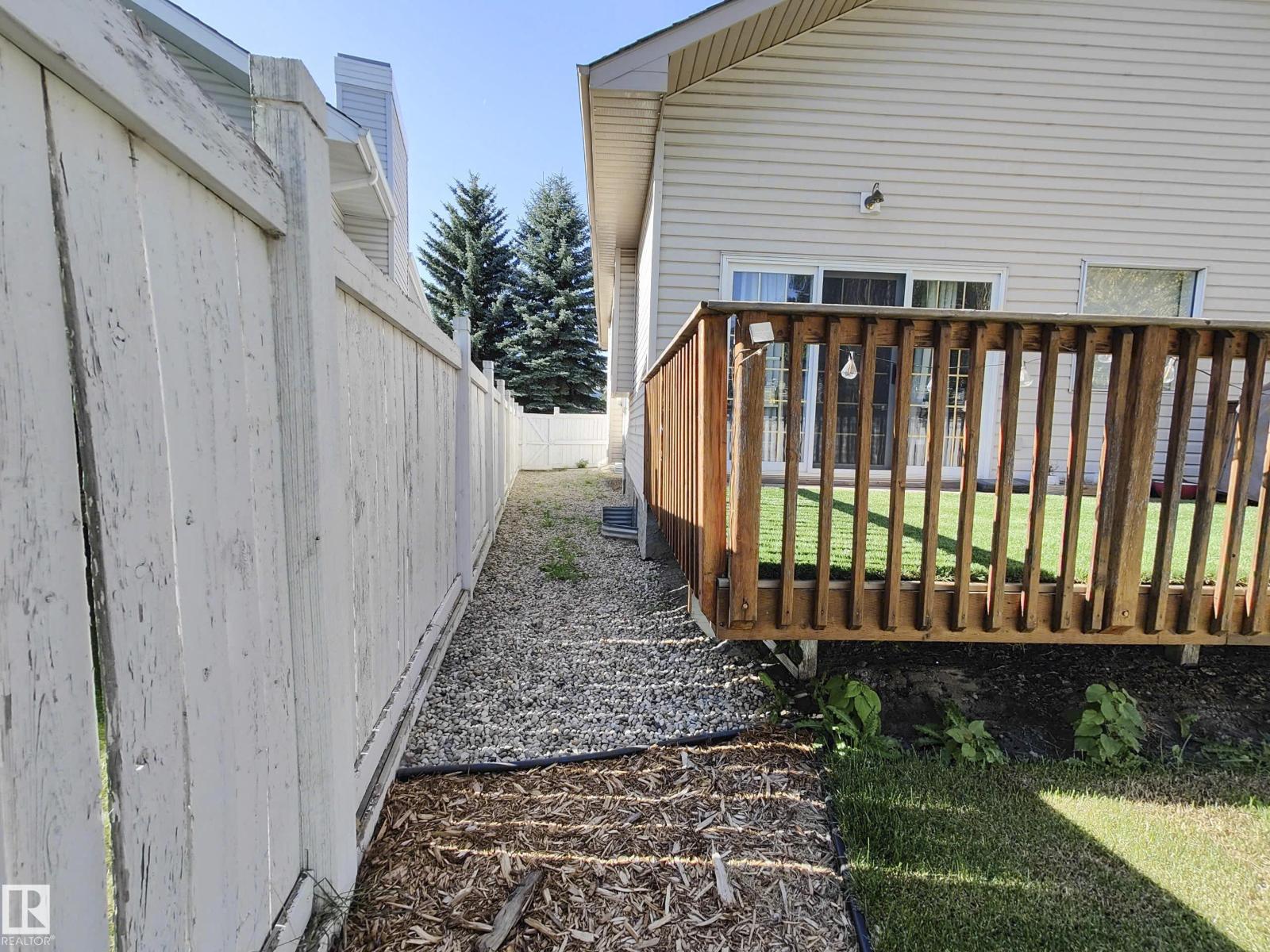 215 Peter Cl Nw Nw, Edmonton, Alberta  T5T 5Y5 - Photo 11 - E4459854