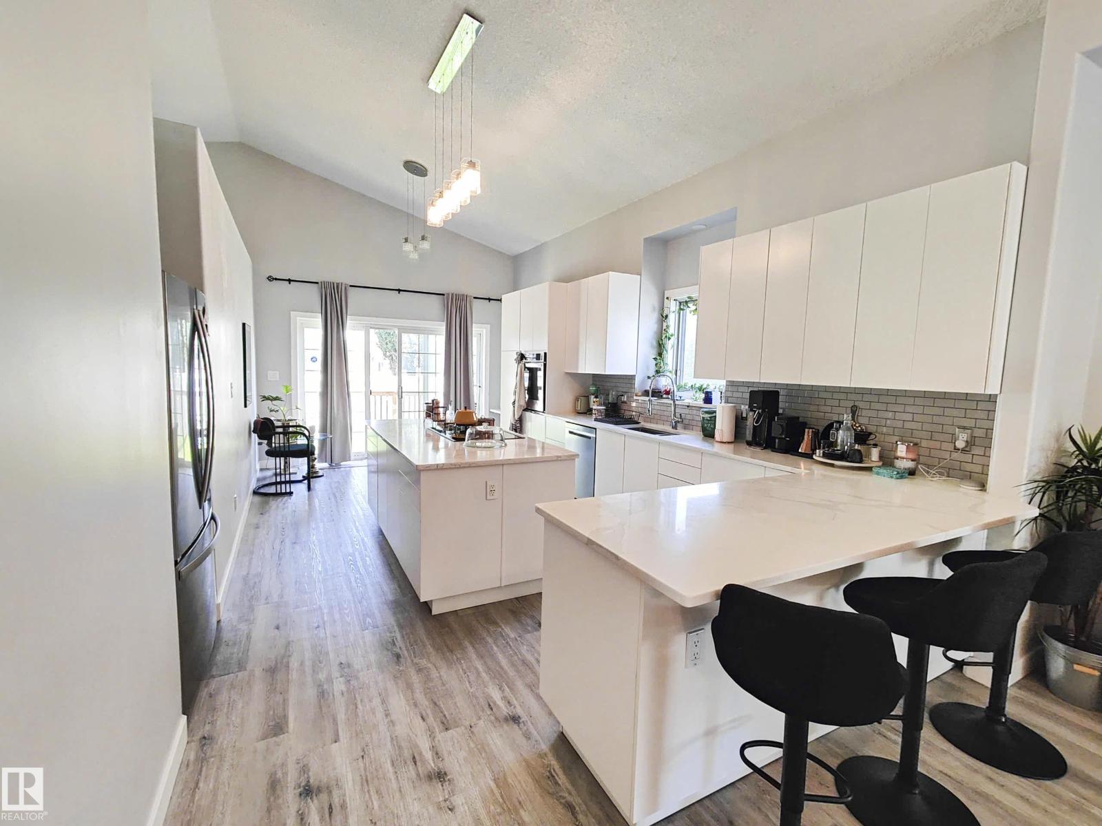 215 Peter Cl Nw Nw, Edmonton, Alberta  T5T 5Y5 - Photo 18 - E4459854