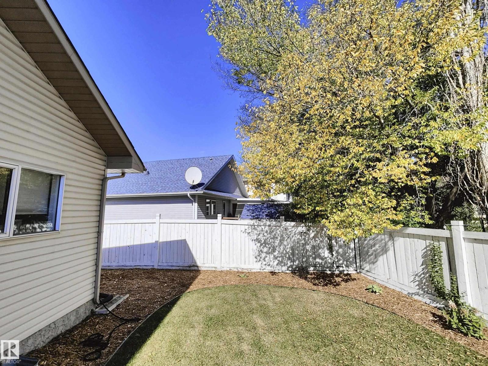 215 Peter Cl Nw Nw, Edmonton, Alberta  T5T 5Y5 - Photo 5 - E4459854