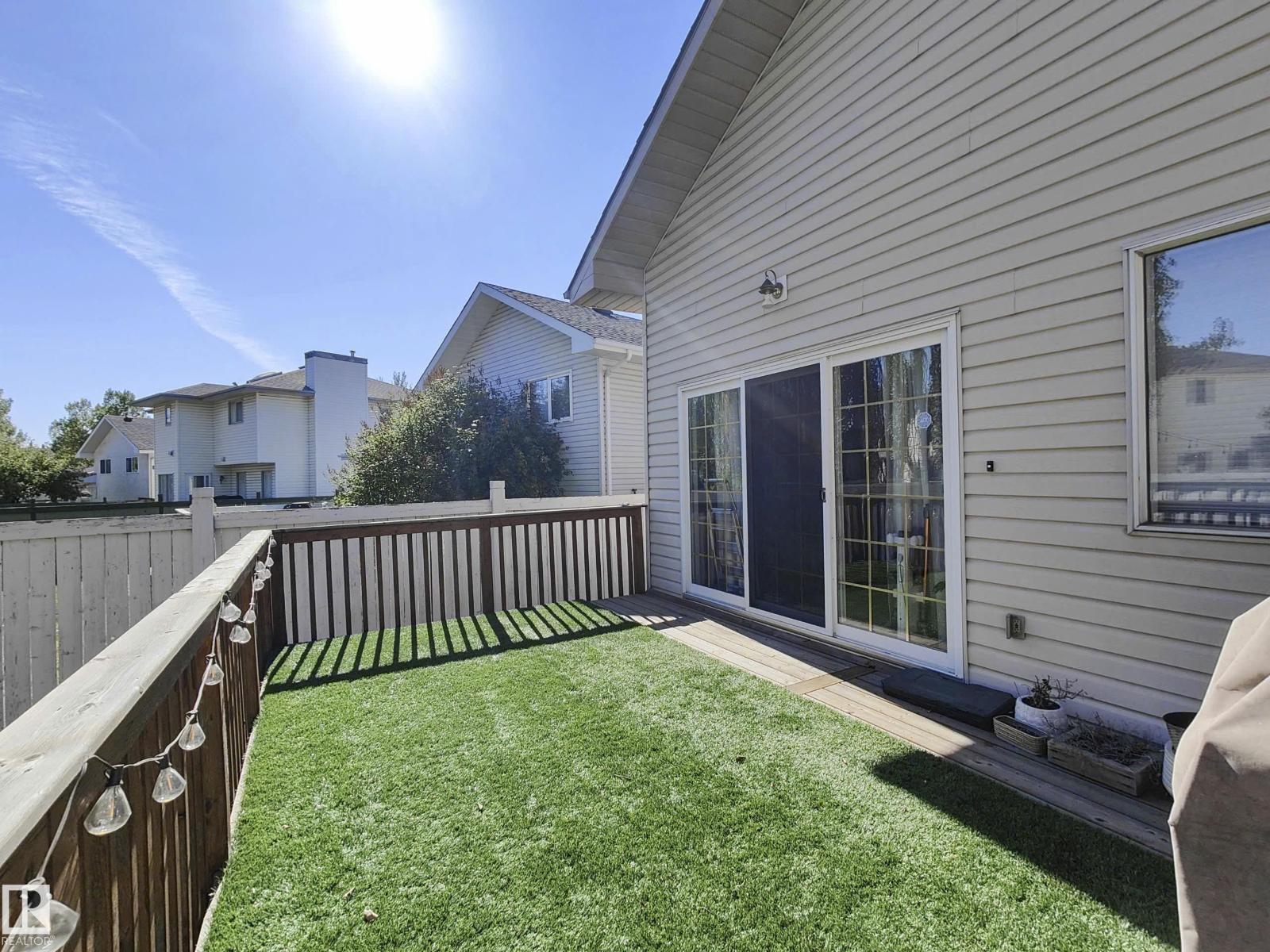 215 Peter Cl Nw Nw, Edmonton, Alberta  T5T 5Y5 - Photo 6 - E4459854