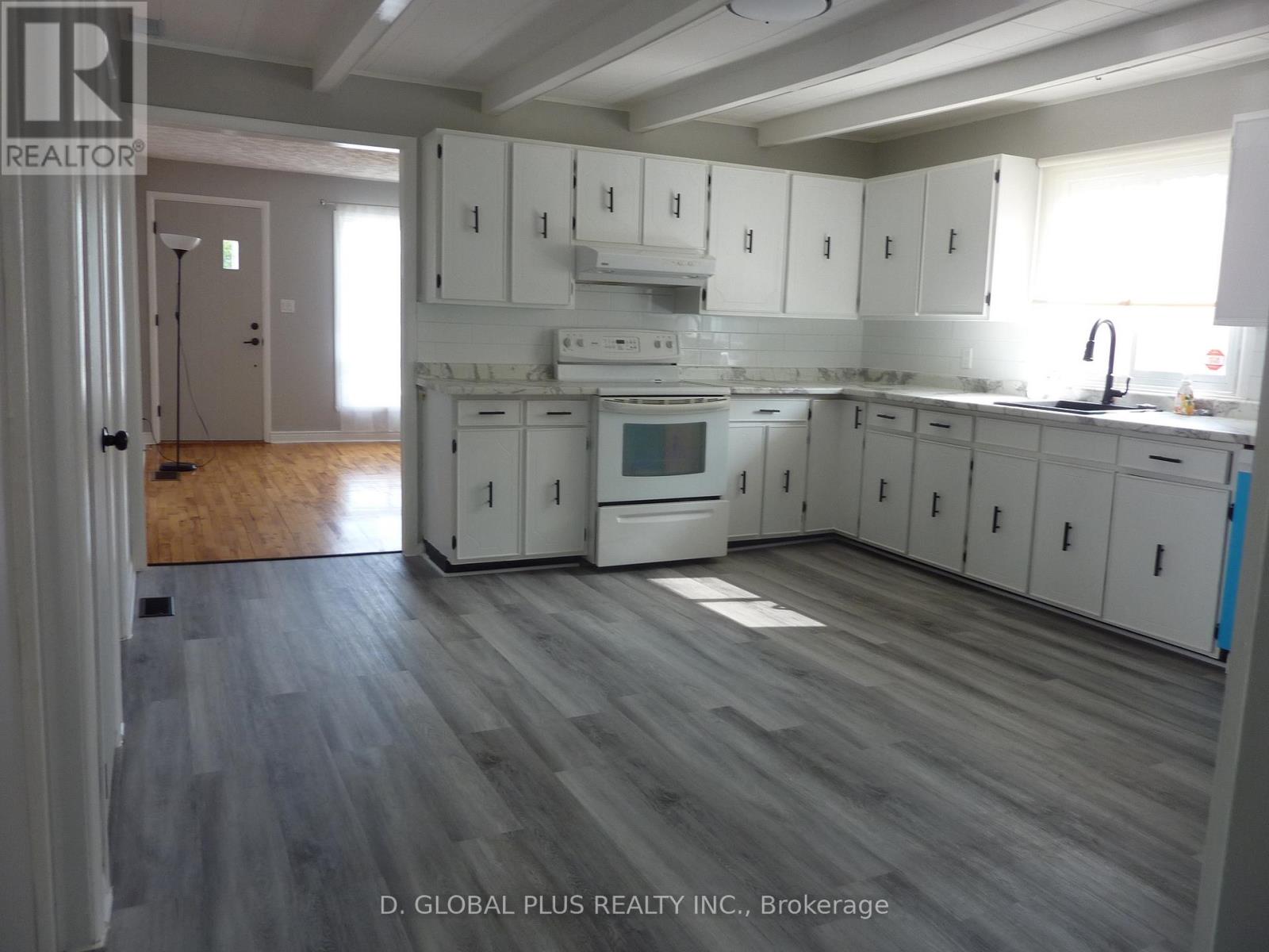 1114 Cumberland Street, Cornwall, Ontario  K6J 4K4 - Photo 14 - X12430656