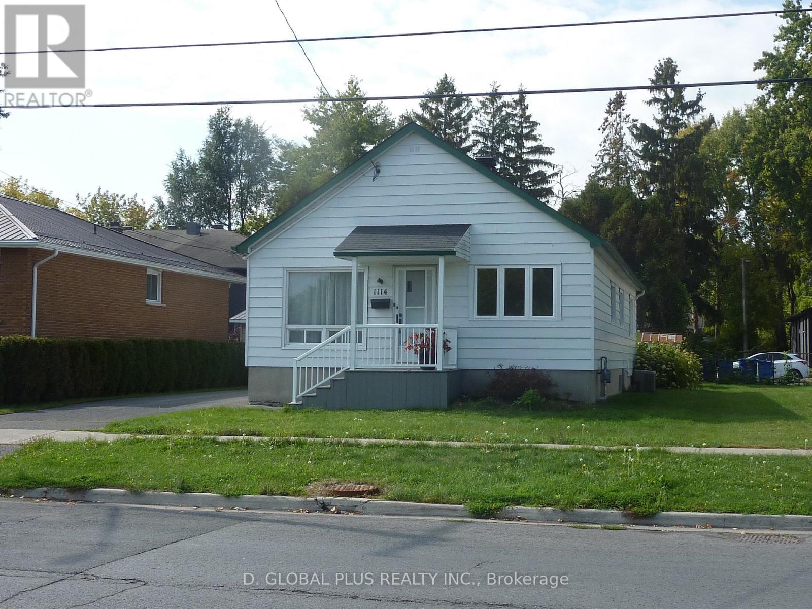 1114 Cumberland Street, Cornwall, Ontario  K6J 4K4 - Photo 2 - X12430656