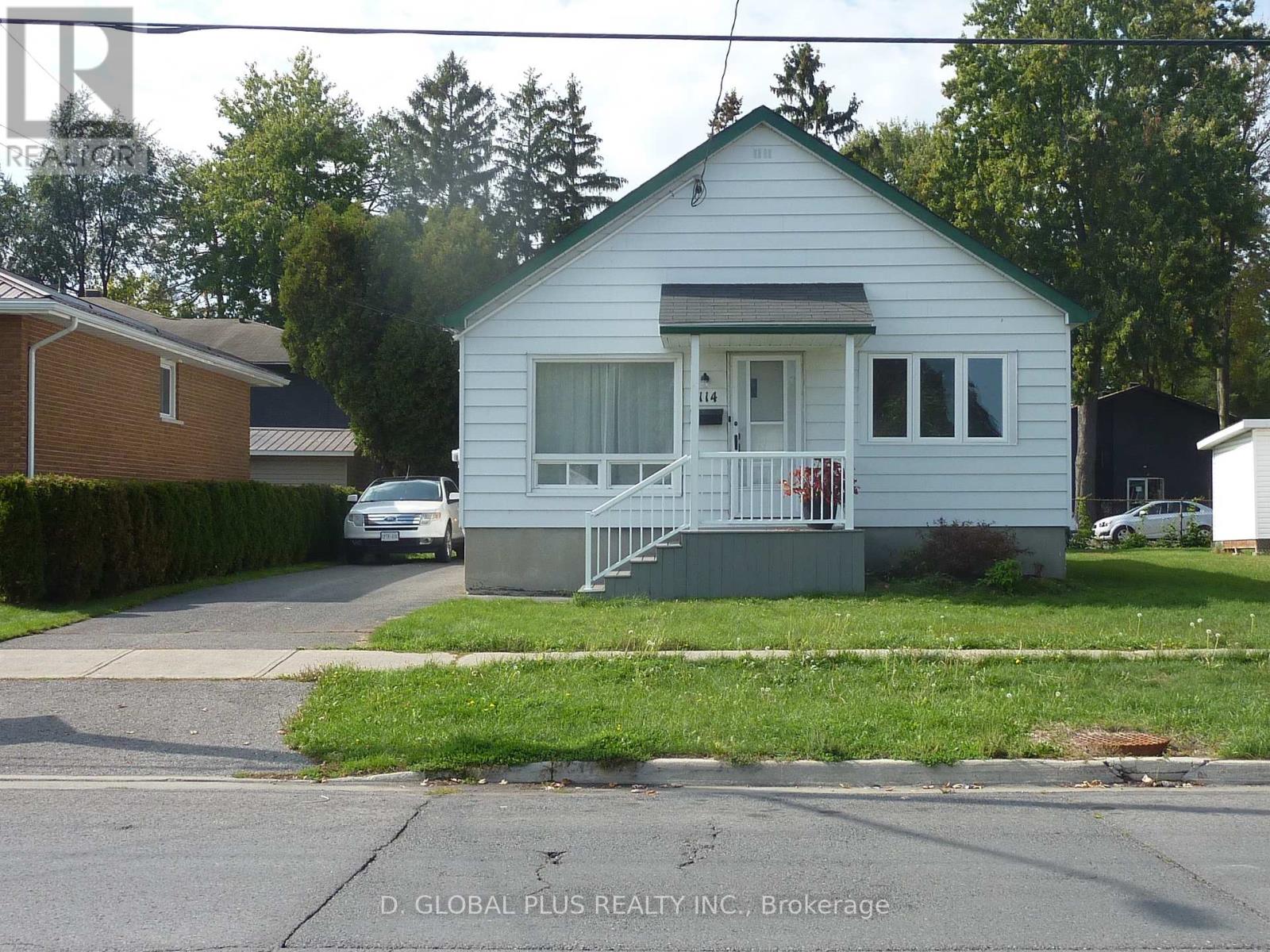 1114 Cumberland Street, Cornwall, Ontario  K6J 4K4 - Photo 3 - X12430656
