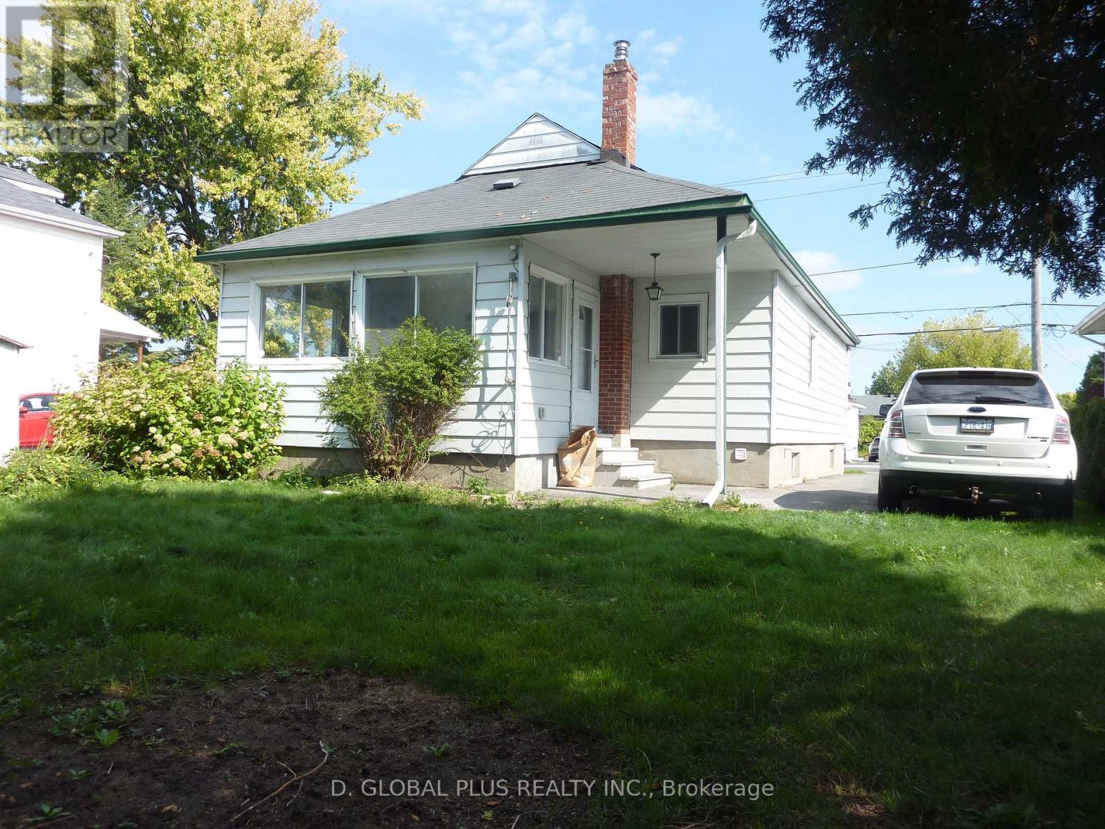 1114 Cumberland Street, Cornwall, Ontario  K6J 4K4 - Photo 4 - X12430656