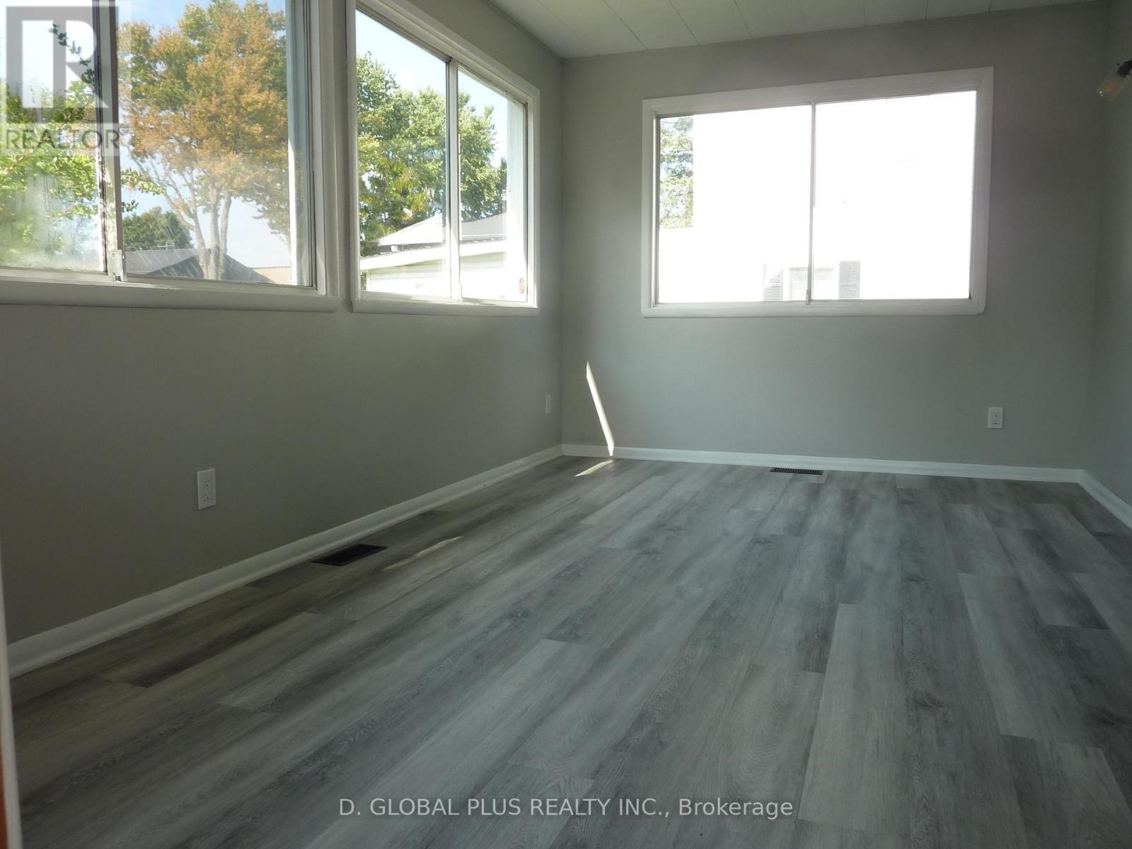 1114 Cumberland Street, Cornwall, Ontario  K6J 4K4 - Photo 5 - X12430656