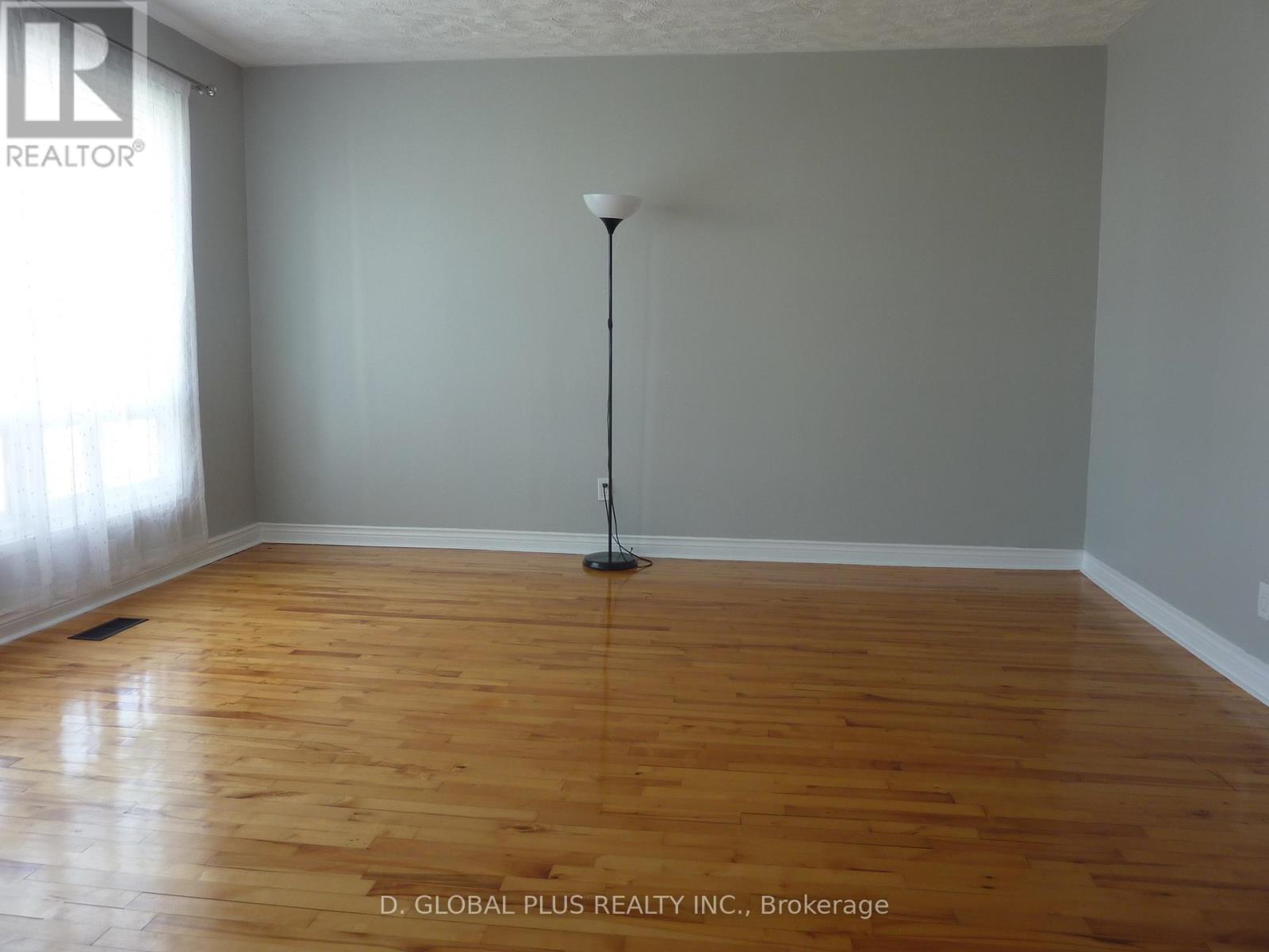 1114 Cumberland Street, Cornwall, Ontario  K6J 4K4 - Photo 7 - X12430656