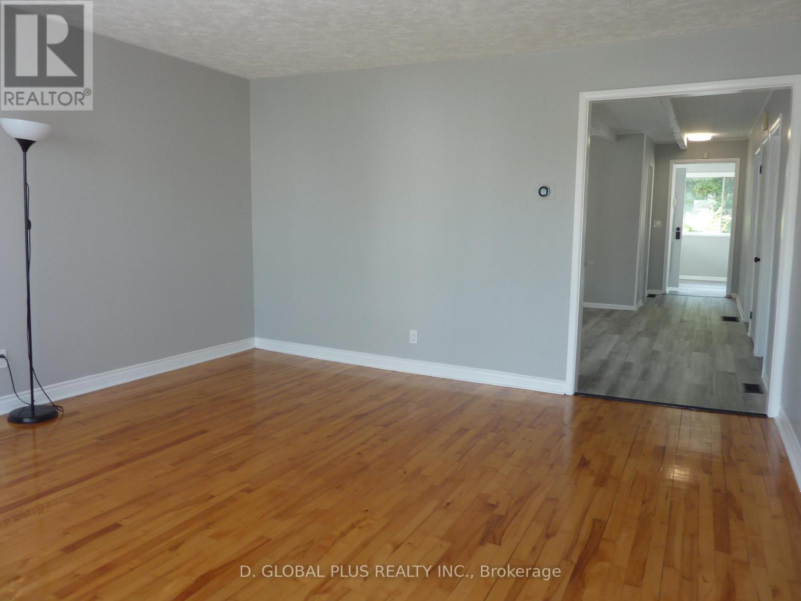 1114 Cumberland Street, Cornwall, Ontario  K6J 4K4 - Photo 8 - X12430656