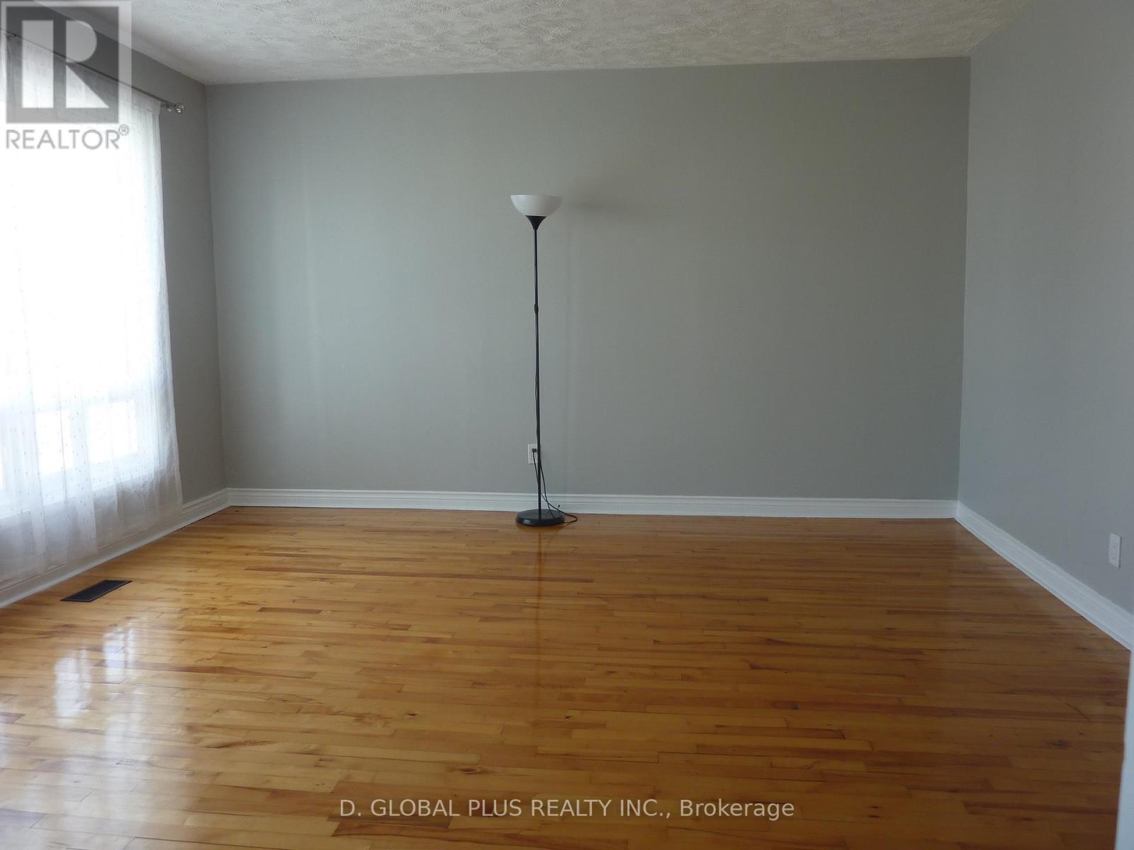 1114 Cumberland Street, Cornwall, Ontario  K6J 4K4 - Photo 9 - X12430656