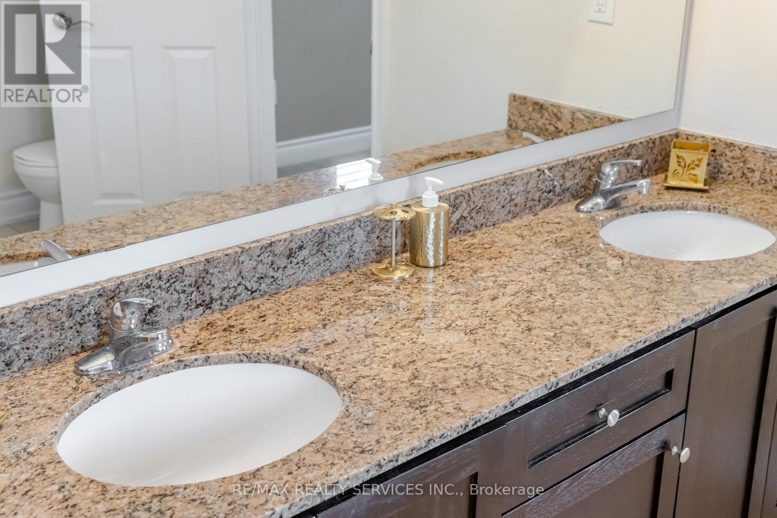 6 Beacon Hill Drive, Brampton, Ontario  L6X 0V6 - Photo 33 - W12429362