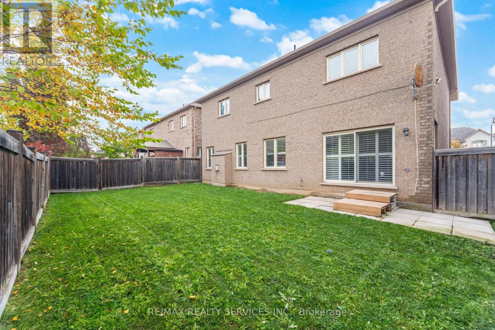 6 Beacon Hill Drive, Brampton, Ontario  L6X 0V6 - Photo 43 - W12429362