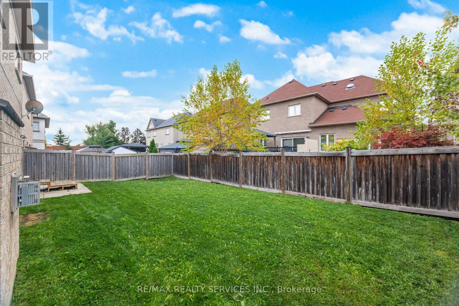 6 Beacon Hill Drive, Brampton, Ontario  L6X 0V6 - Photo 47 - W12429362