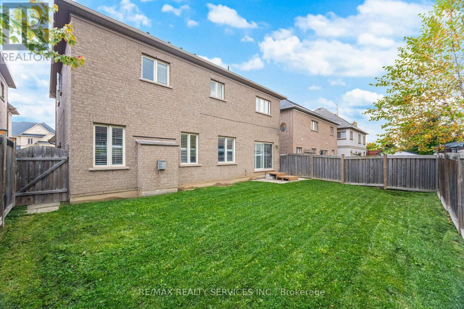 6 Beacon Hill Drive, Brampton, Ontario  L6X 0V6 - Photo 46 - W12429362