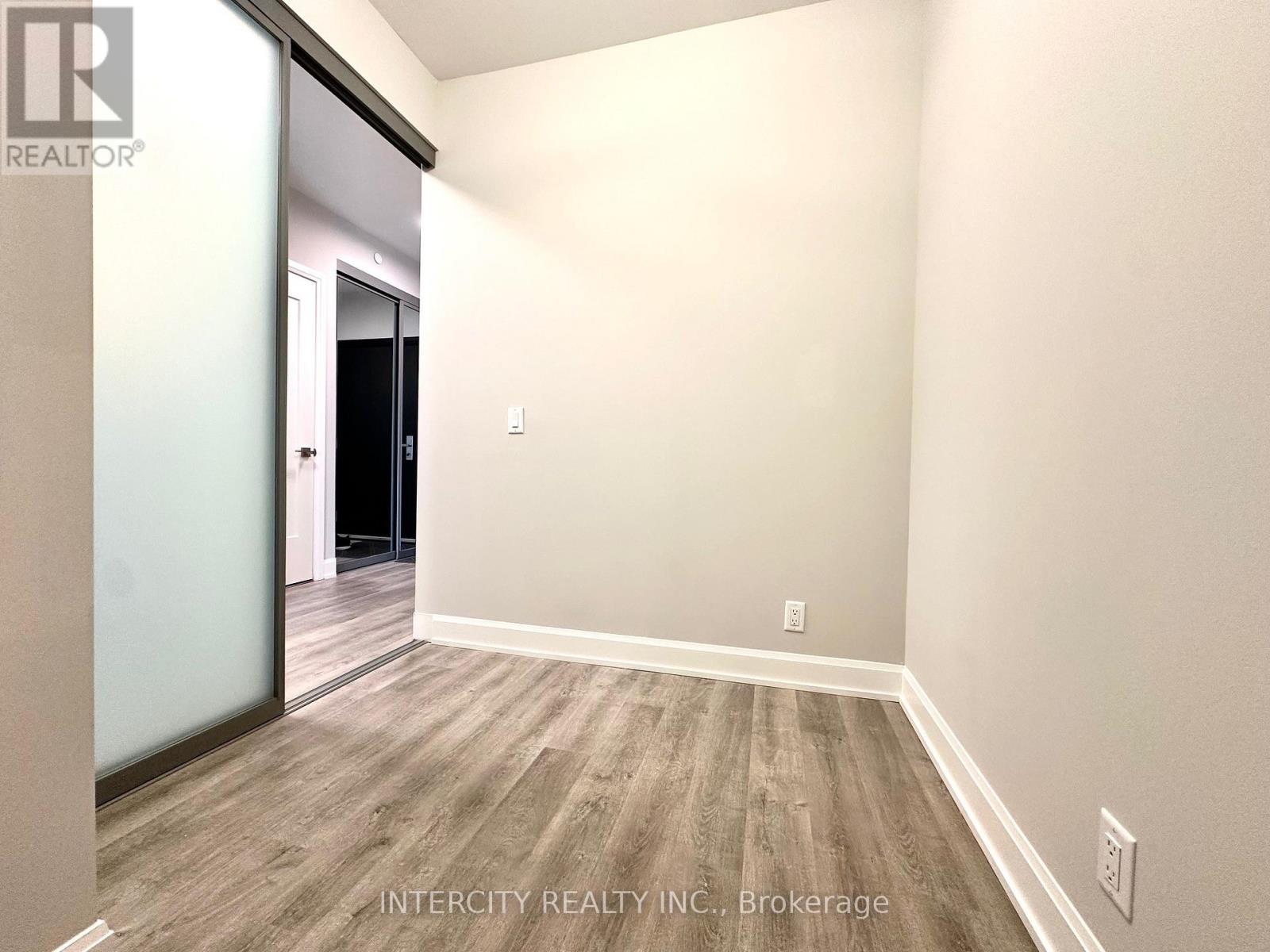 1710 - 38 Gandhi Lane, Markham, Ontario  L3T 0G9 - Photo 11 - N12430655