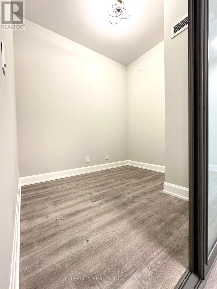 1710 - 38 Gandhi Lane, Markham, Ontario  L3T 0G9 - Photo 13 - N12430655